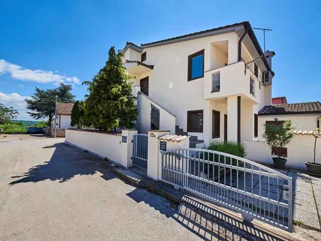 Ferienwohnung mit Klimaanlage und Balkon