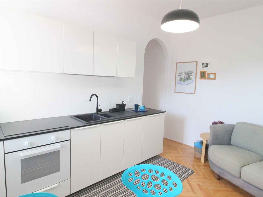 Ferienwohnung Apartment mit Terrasse und Klimaanlage