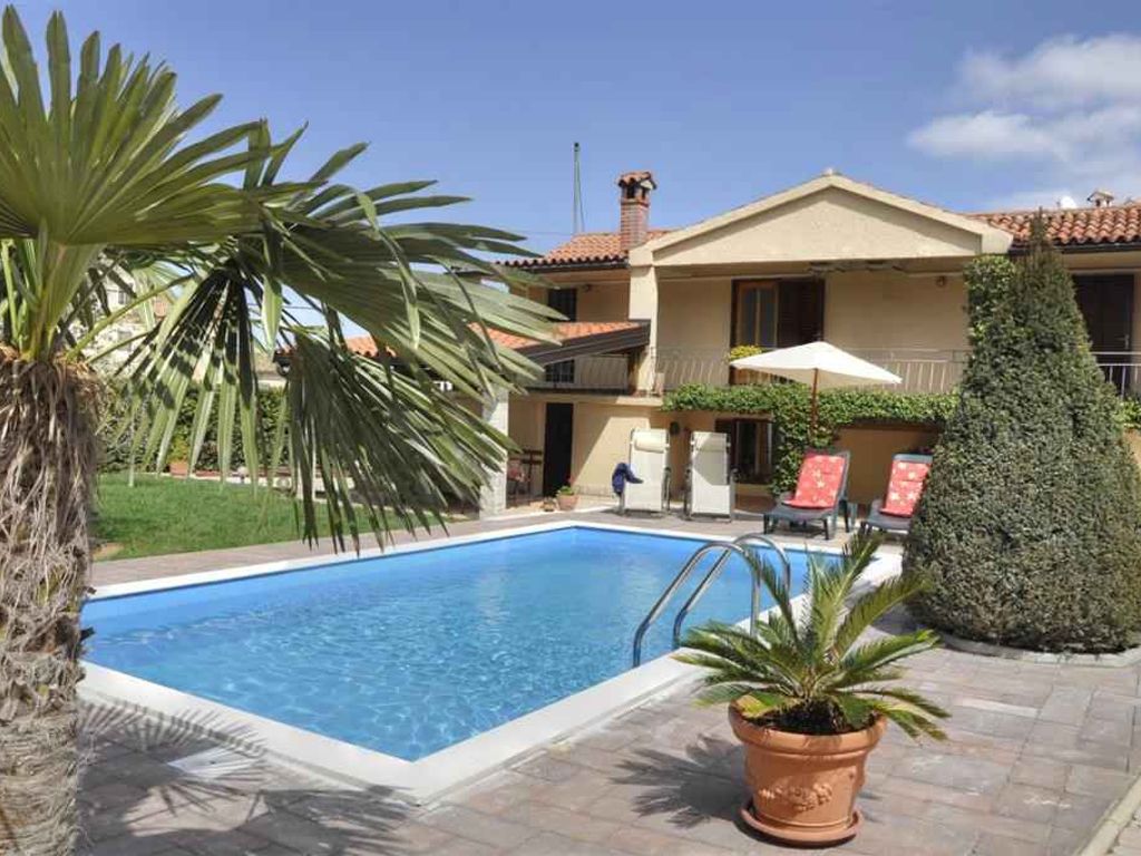 Ferienhaus mit Pool
