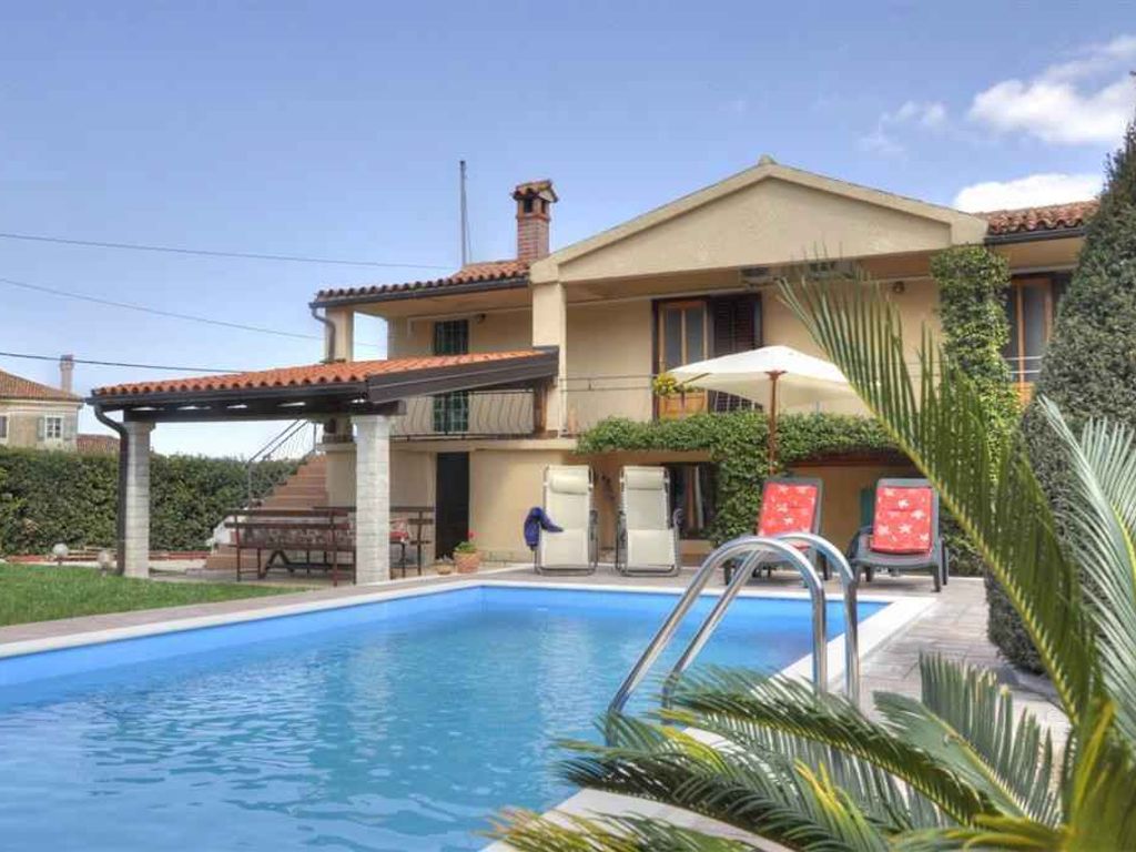 Ferienhaus mit Pool