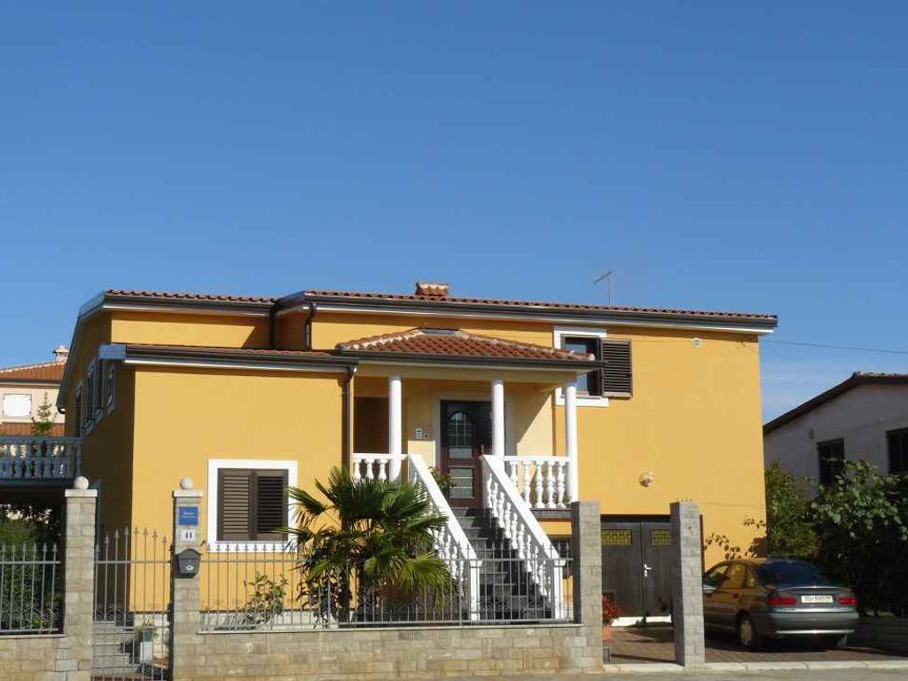Ferienwohnung mit Terrasse und Klimaanlage