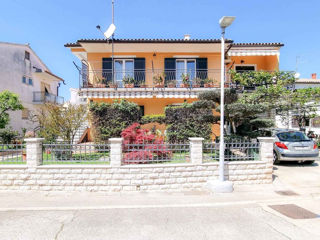 Studio mit Terrasse 100 m vom Strand