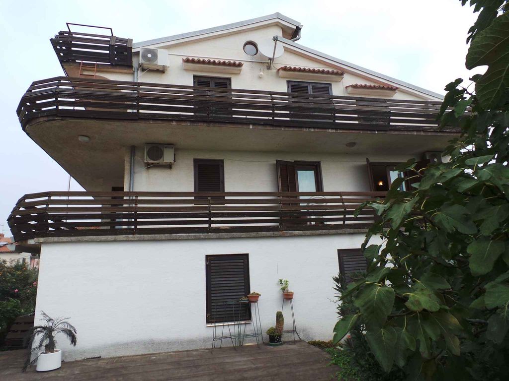 Ferienwohnung mit Balkon und Internetzugang