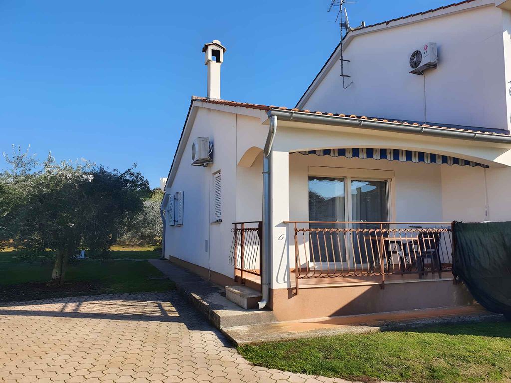 Ferienwohnung mit Klimaanlage und Terrasse