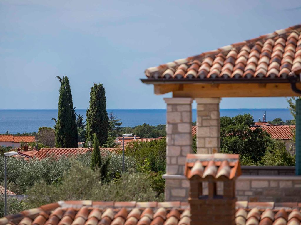 Villa mit Pool und Garten