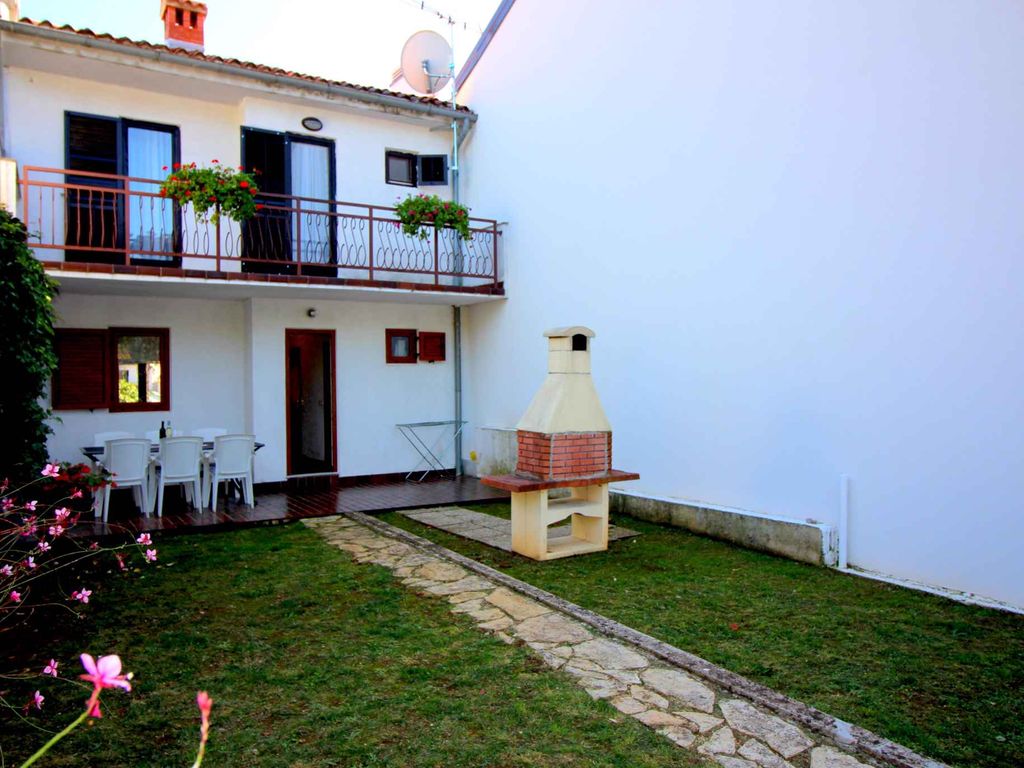 Ferienhaus in Strandnähe mit Gartengrill