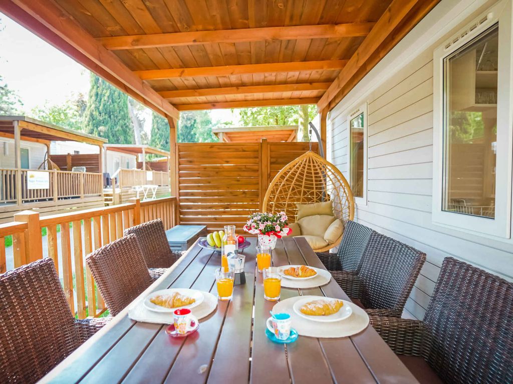 Mobilehome mit Klimaanlage, Terrasse und Pool