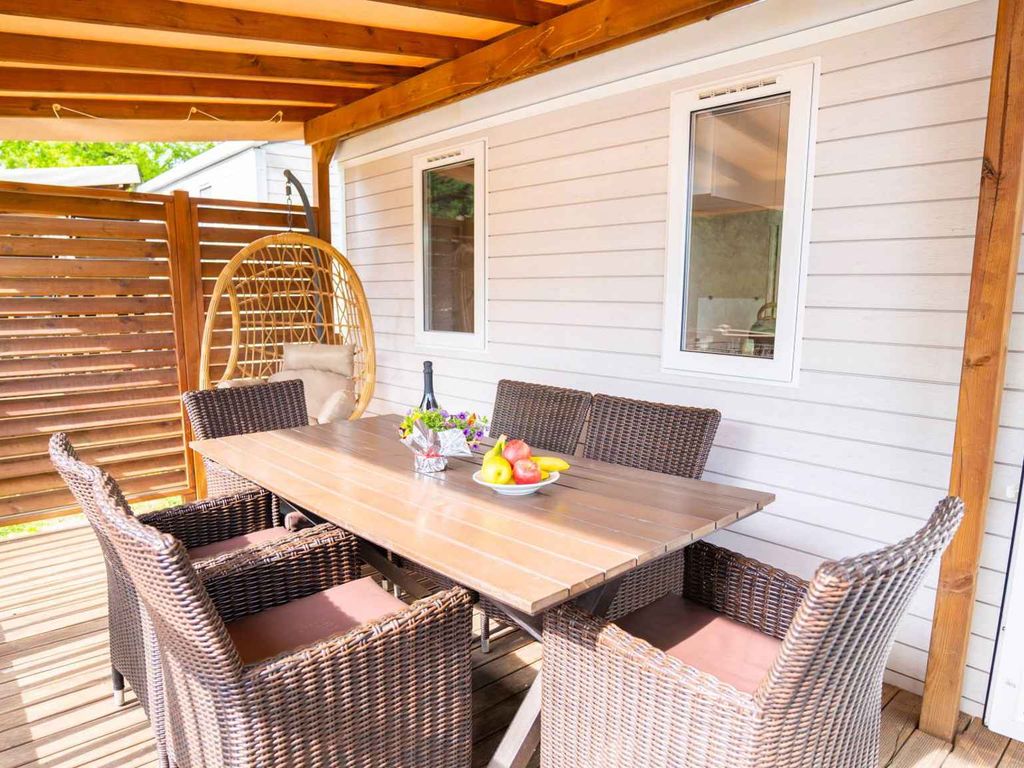 Mobilehome mit Klimaanlage, Terrasse und Pool