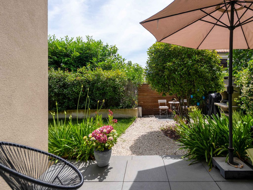 Ferienhaus mit Garten und Grill