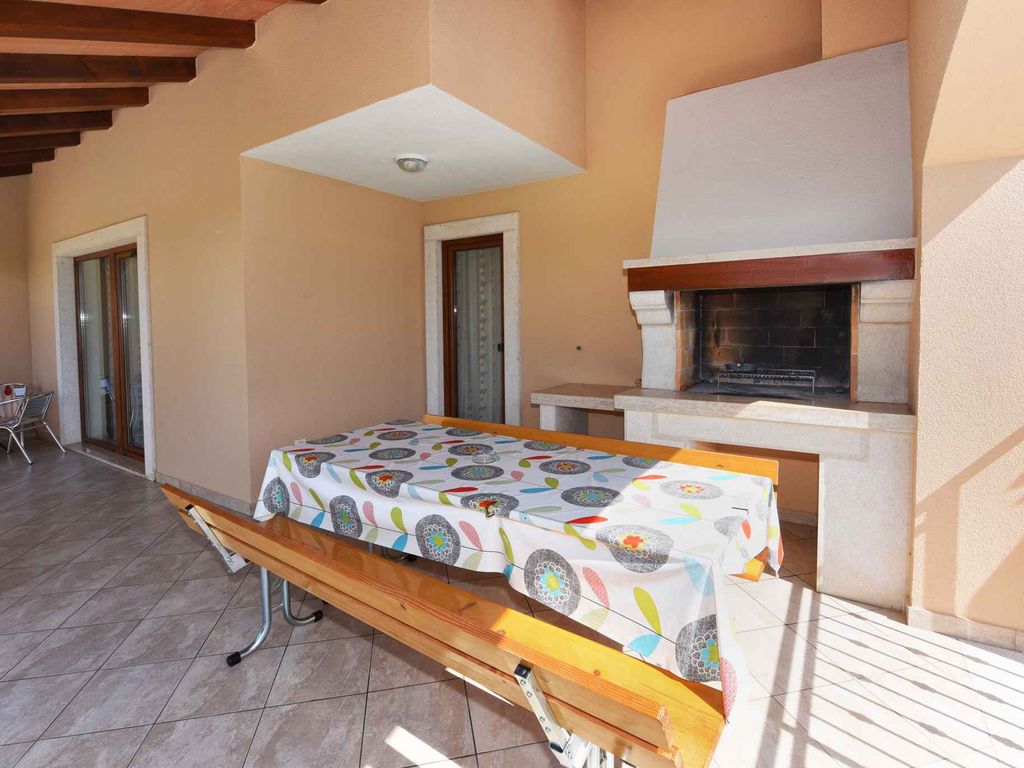 Villa mit Pool und Klimaanlage