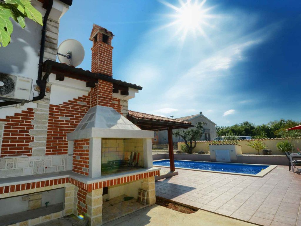 Villa mit Klimaanlage und Pool
