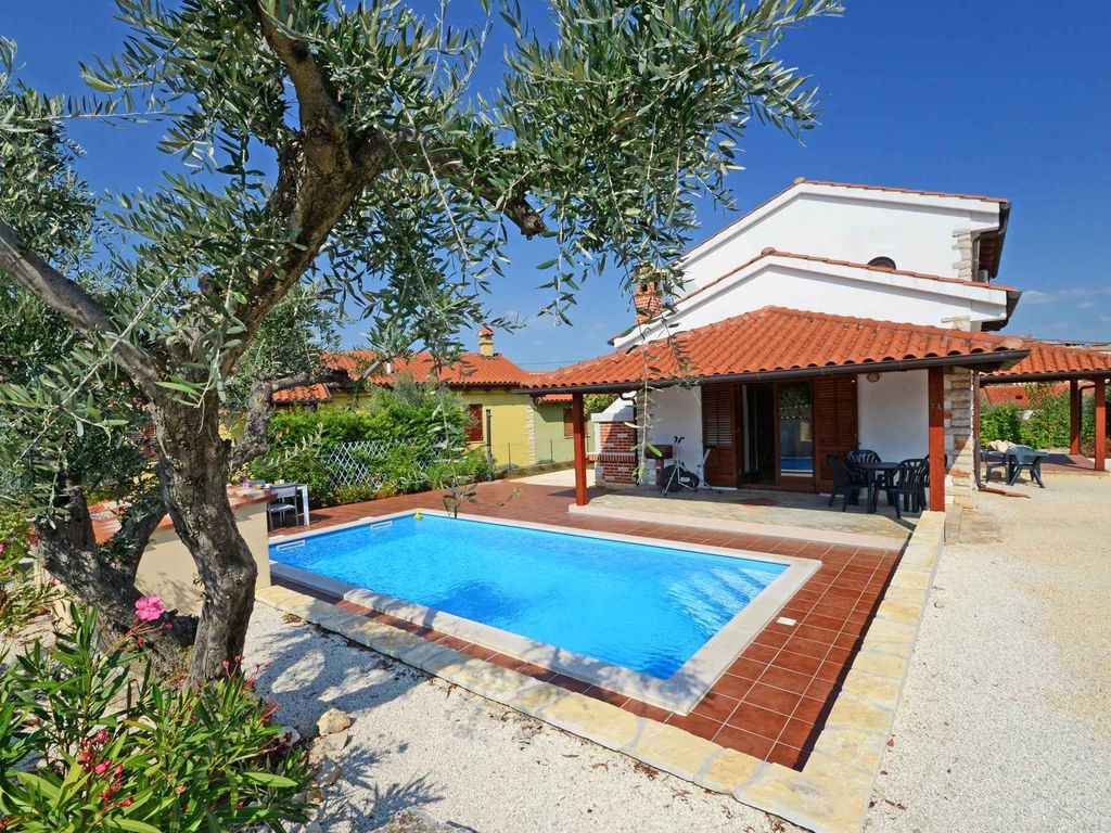 Villa mit Klimaanlage und Pool
