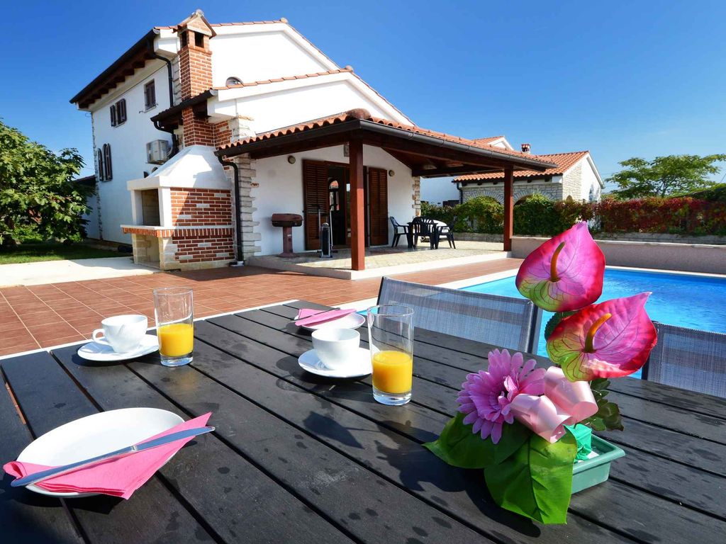 Villa mit Klimaanlage und Pool