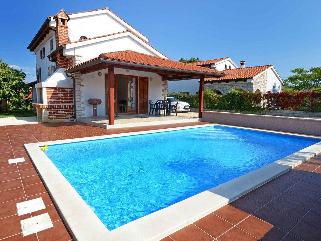 Villa mit Klimaanlage und Pool