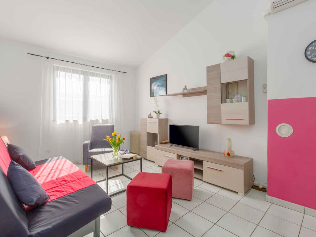 Ferienwohnung mit Terrasse und Klimaanlage