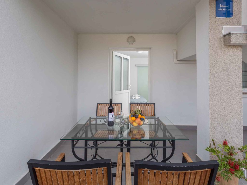 Ferienwohnung mit Terrasse und Klimaanlage