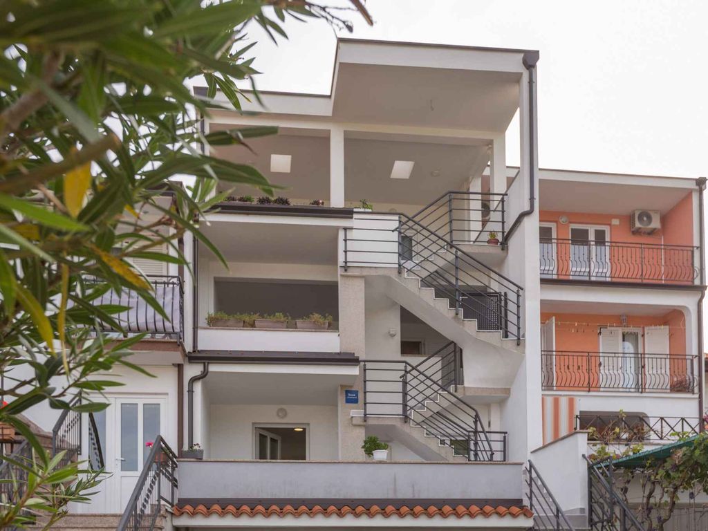 Ferienwohnung mit Terrasse und Klimaanlage