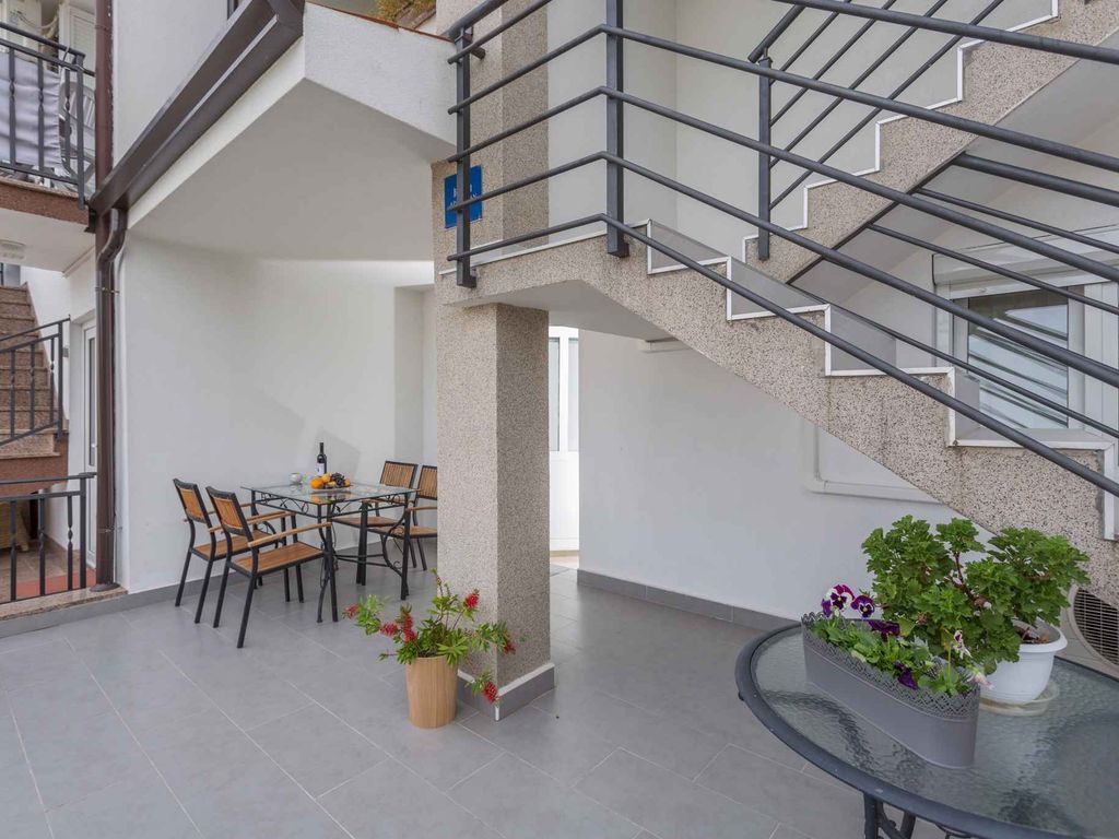 Ferienwohnung mit Terrasse und Klimaanlage