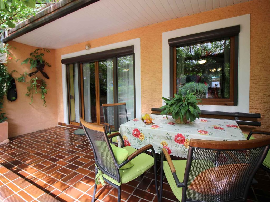 Ferienhaus mit Gartenterrasse und Klimaanlage