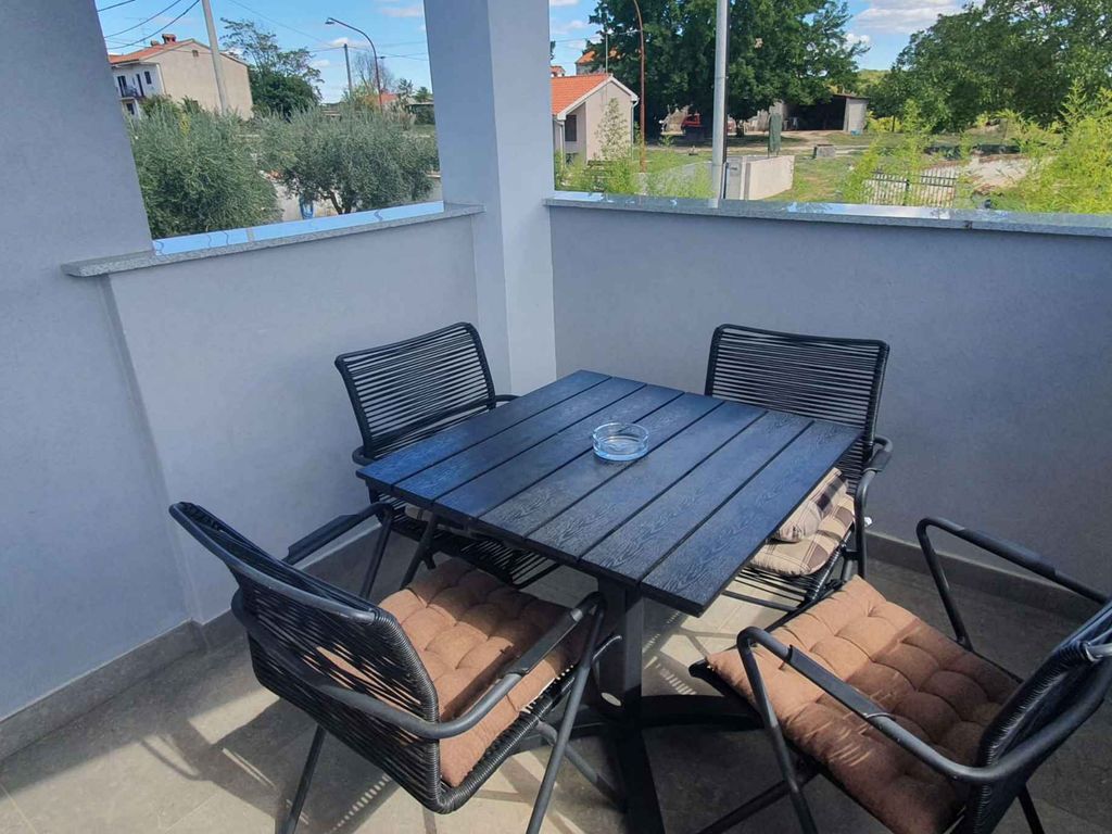 Ferienwohnung mit Klimaanlage und Poolnutzung