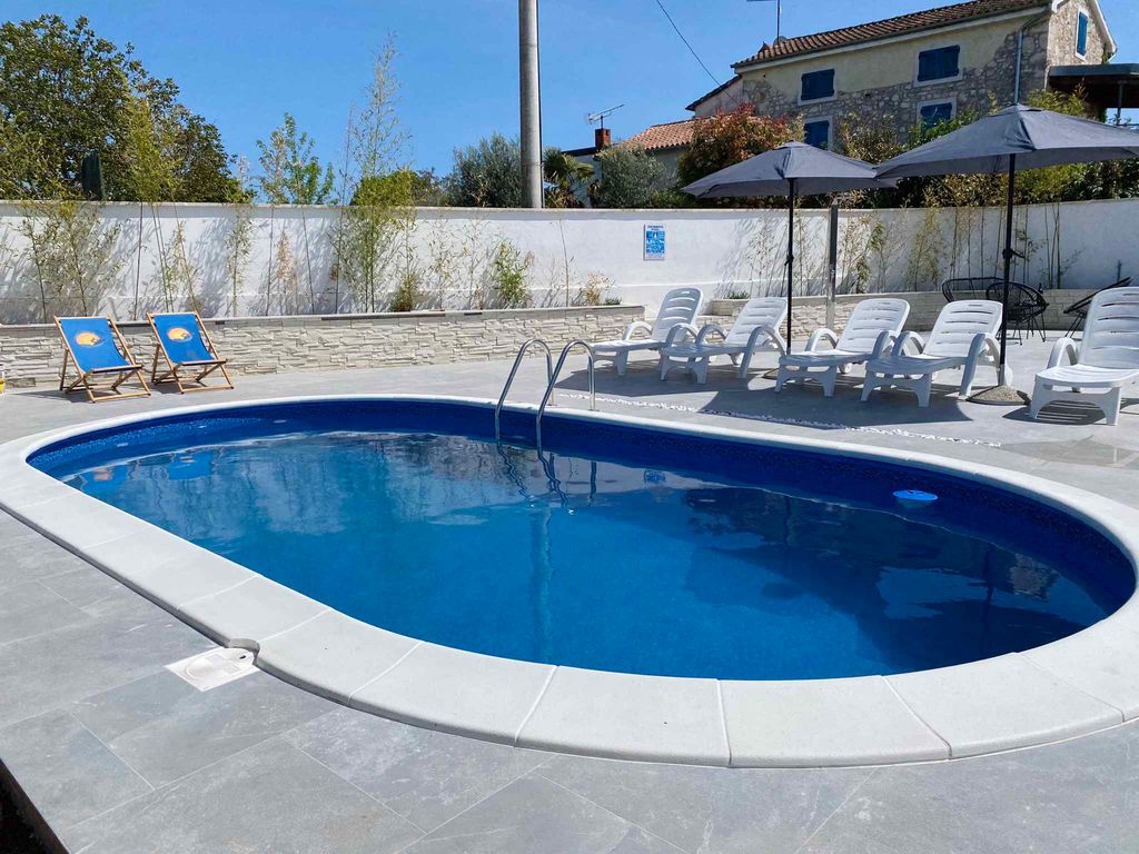 Ferienwohnung mit Klimaanlage und Pool