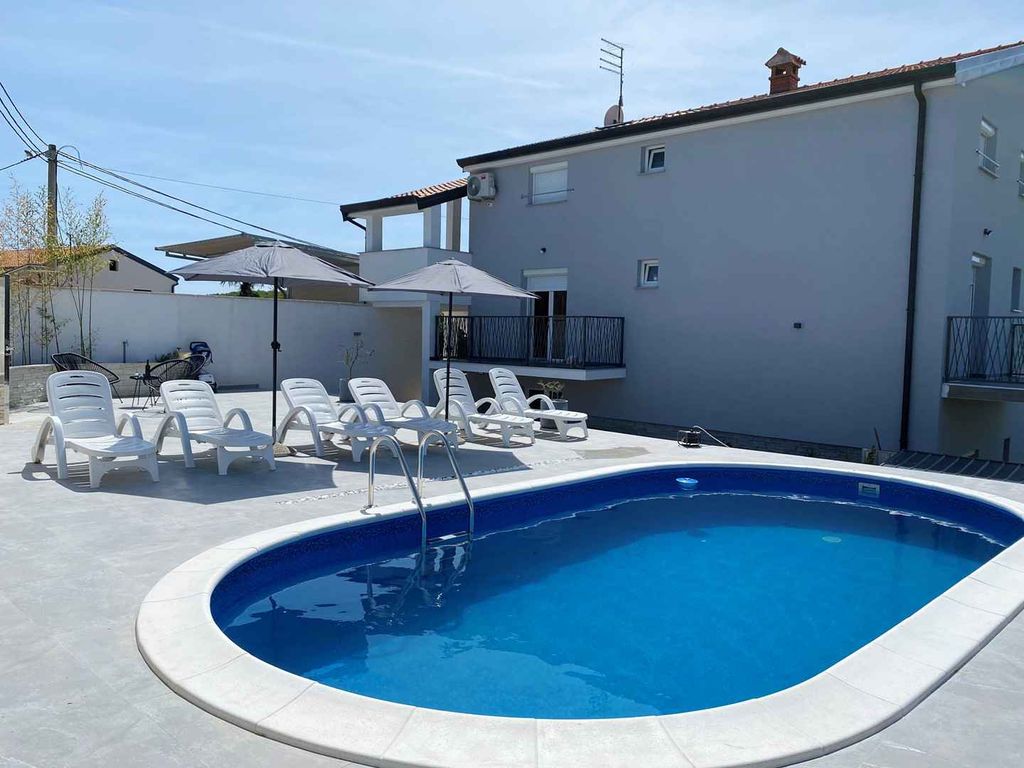 Ferienwohnung mit Klimaanlage und Pool
