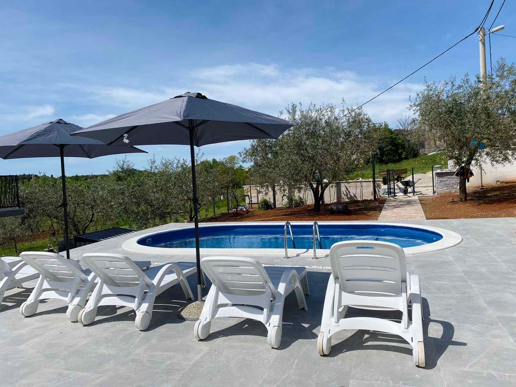 Ferienwohnung mit Klimaanlage und Pool