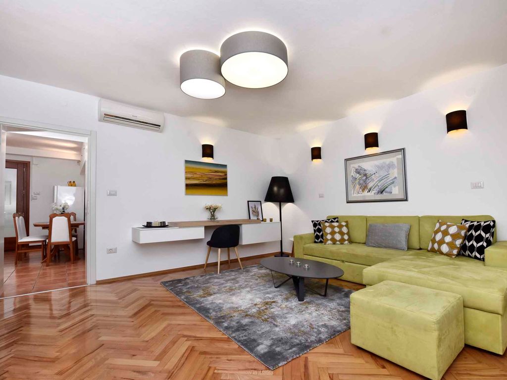 Ferienwohnung mit Balkon und Klimaanlage