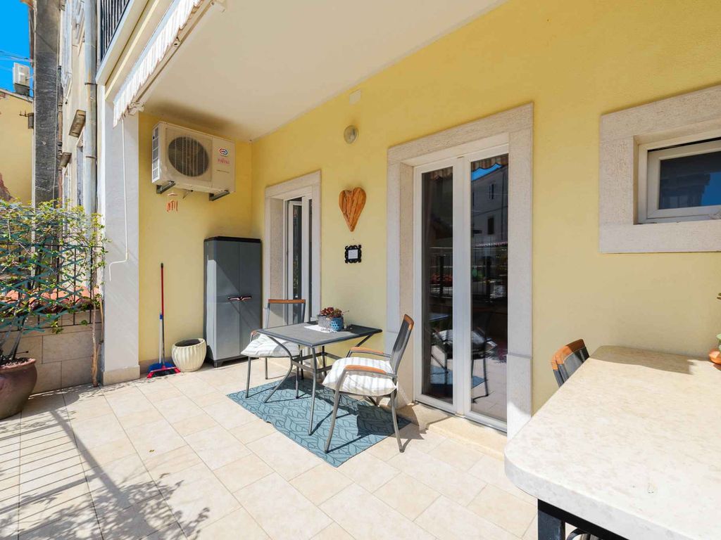 Ferienwohnung mit Klimaanlage und Balkon