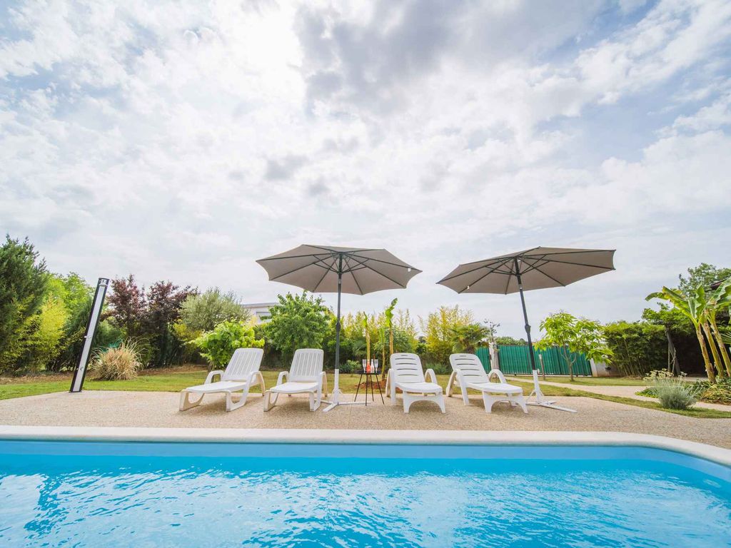 Villa mit Pool ruhig gelegen
