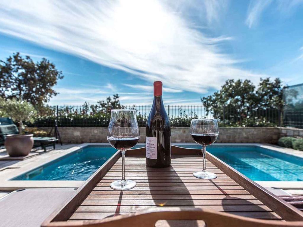Villa mit Pool und schöner Aussicht