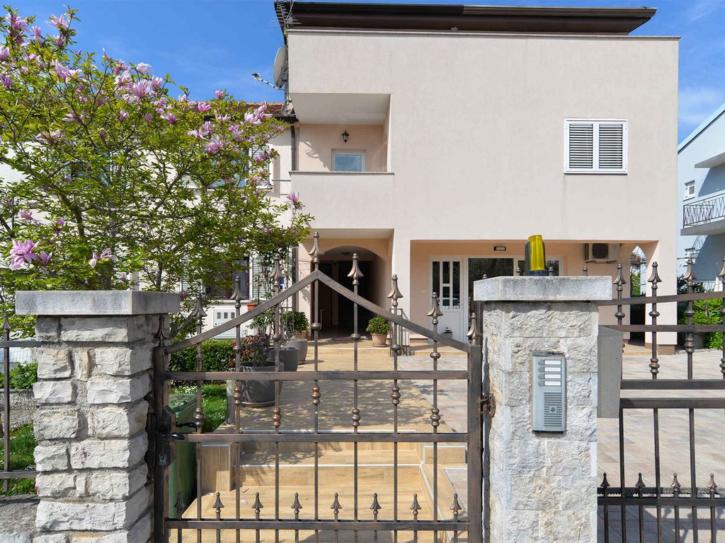 Ferienwohnung mit Klimaanlage und Balkon