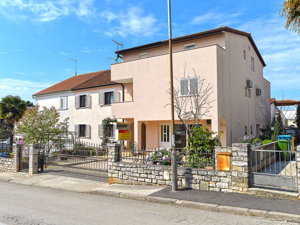 Ferienwohnung mit Klimaanlage und Balkon