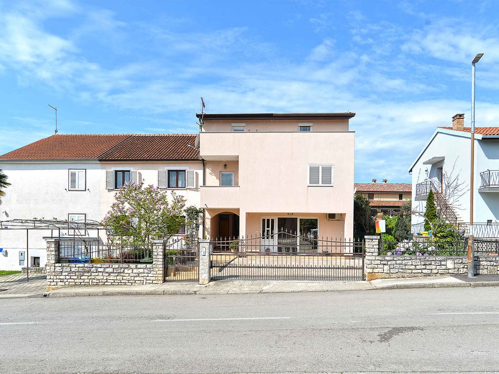 Ferienwohnung mit Klimaanlage und Balkon