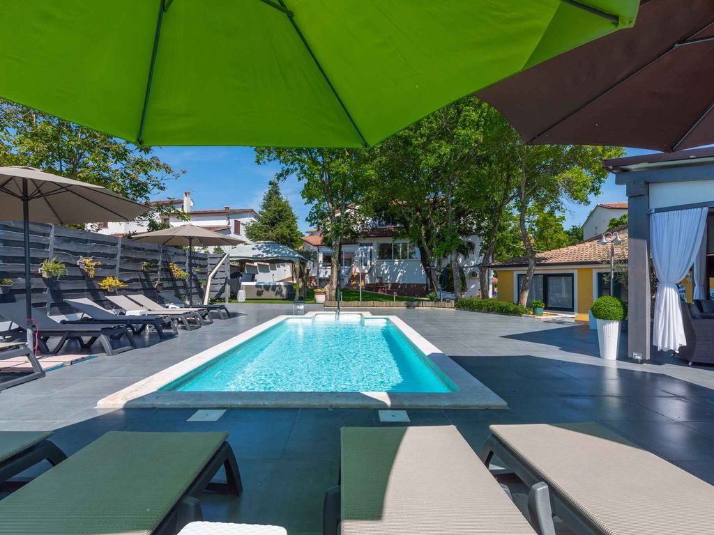 Ferienwohnung mit Pool und Klimaanlage