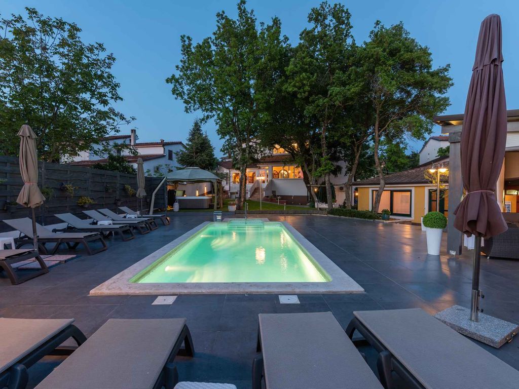 Ferienwohnung mit Pool und Klimaanlage