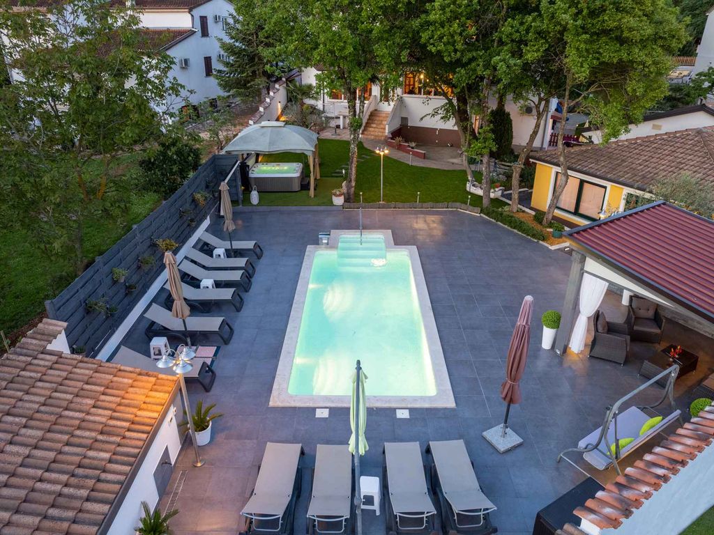 Ferienwohnung mit Schwimmbad