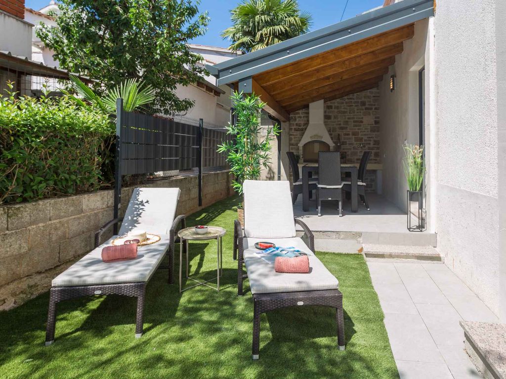 Ferienwohnung modern und mit Meerblick zum Strand