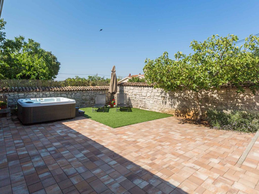 Ferienhaus mit Whirlpool in Porec