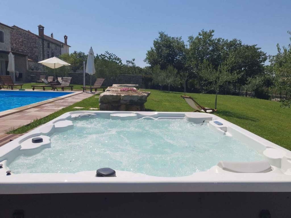 Ferienwohnung mit Pool in der Nähe von Porec