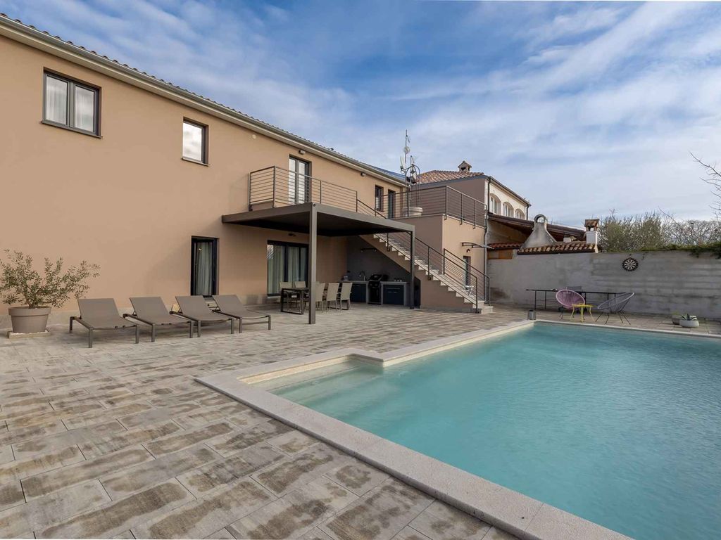 Villa mit eigenem Infinity Pool