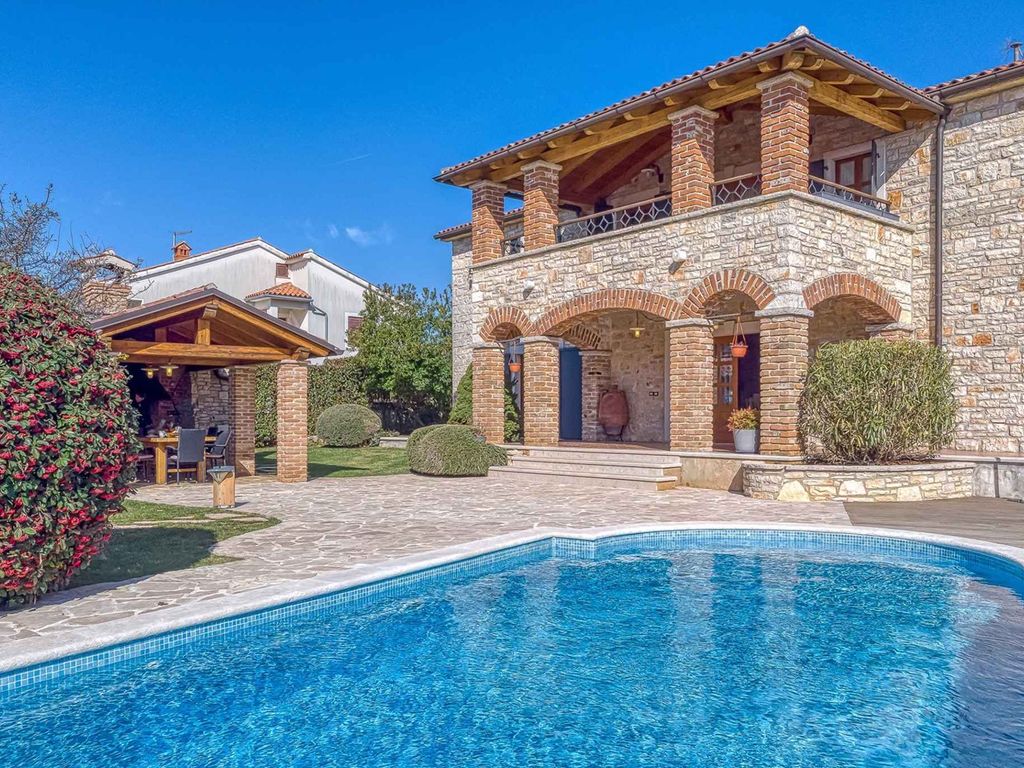 Villa mit Klimaanlage und Pool