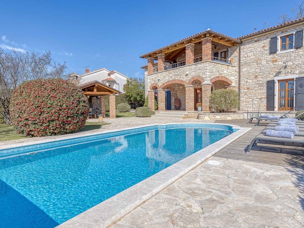 Villa mit Klimaanlage und Pool