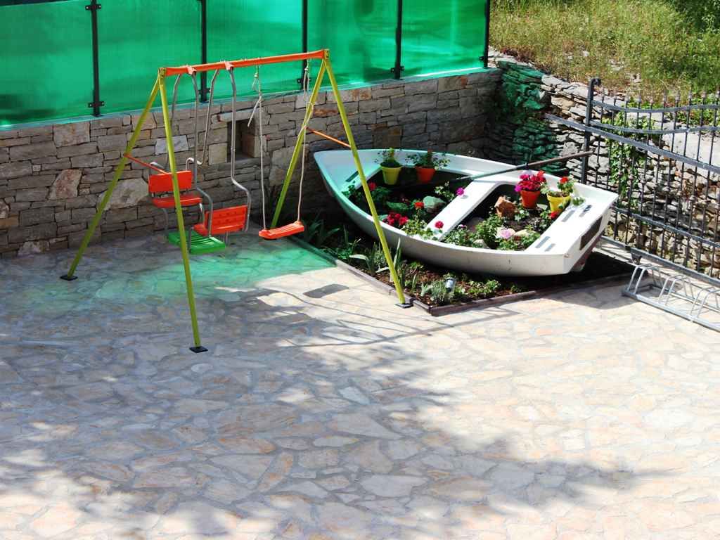 Villa mit Swimmingpool, Terrasse und Grill