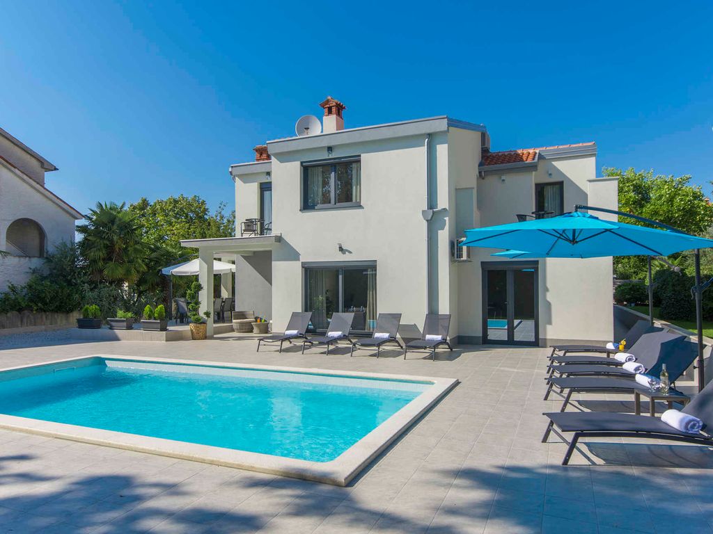 Ferienhaus mit Pool