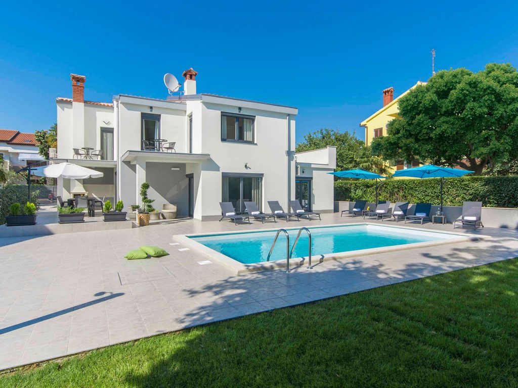 Ferienhaus mit Pool