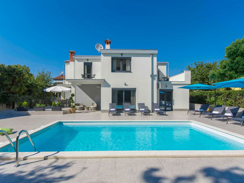 Ferienhaus mit Pool