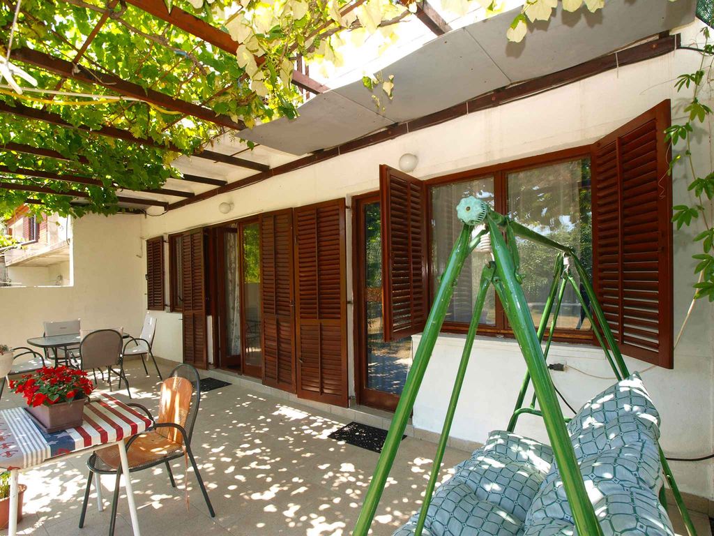 Ferienwohnung mit Terrasse und Klimaanlage