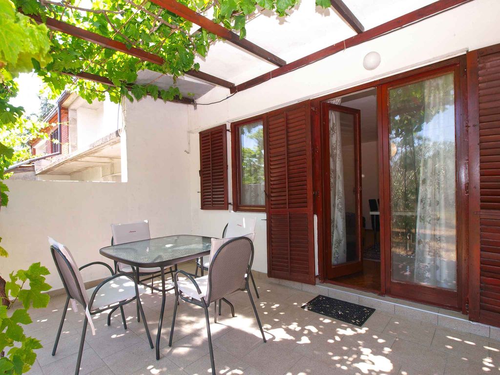 Ferienwohnung mit Terrasse und Klimaanlage