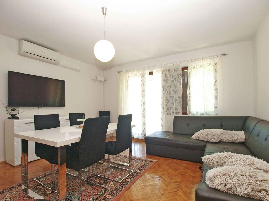 Ferienwohnung mit Terrasse und Klimaanlage